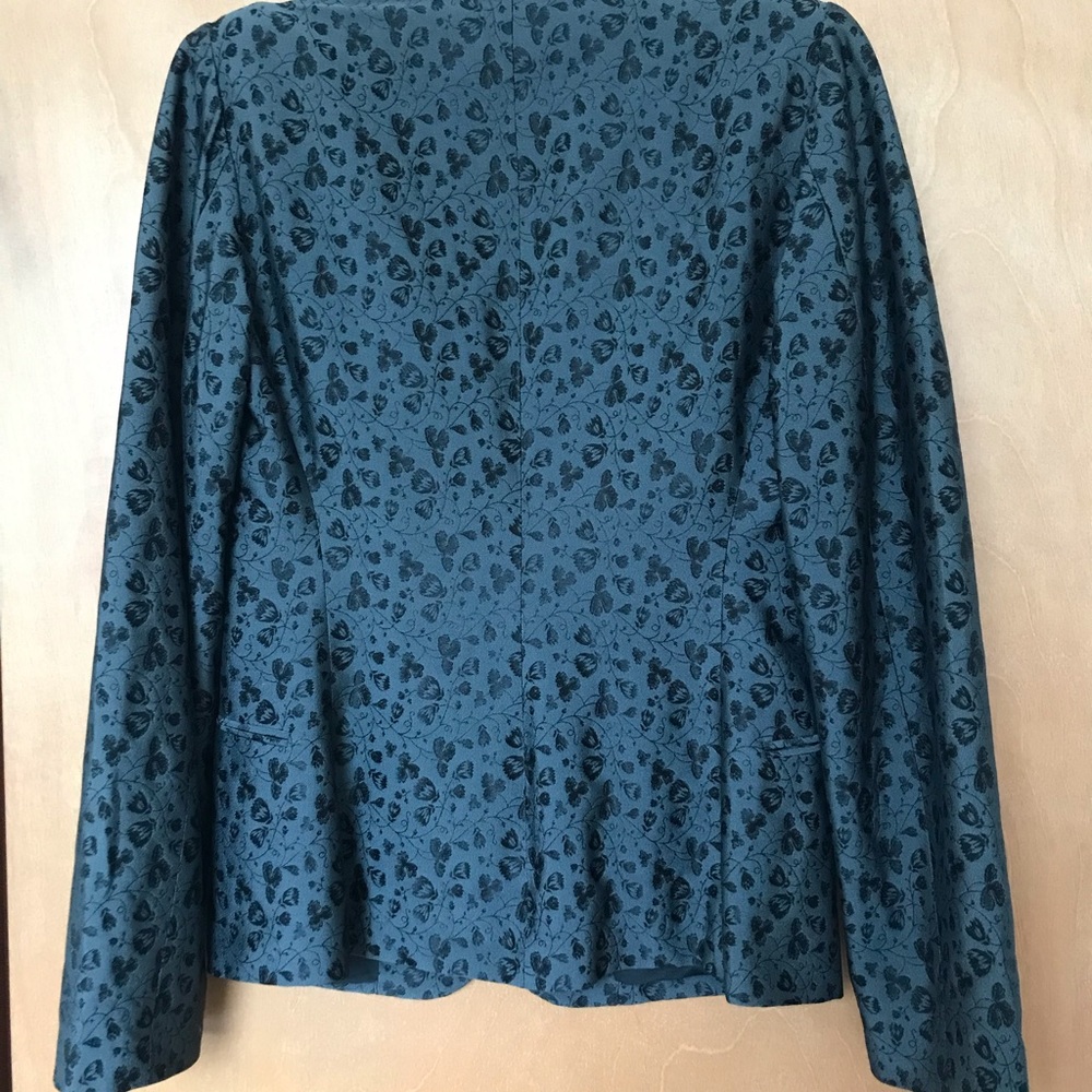 Blazer - Picture 2 of 5